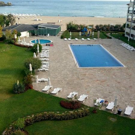 Aparthotel Regina Mare ツァレヴォ エクステリア 写真