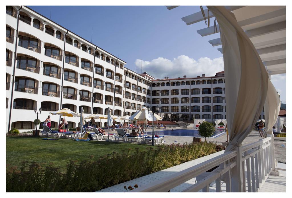 Aparthotel Regina Mare ツァレヴォ エクステリア 写真
