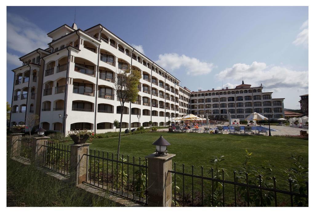 Aparthotel Regina Mare ツァレヴォ エクステリア 写真