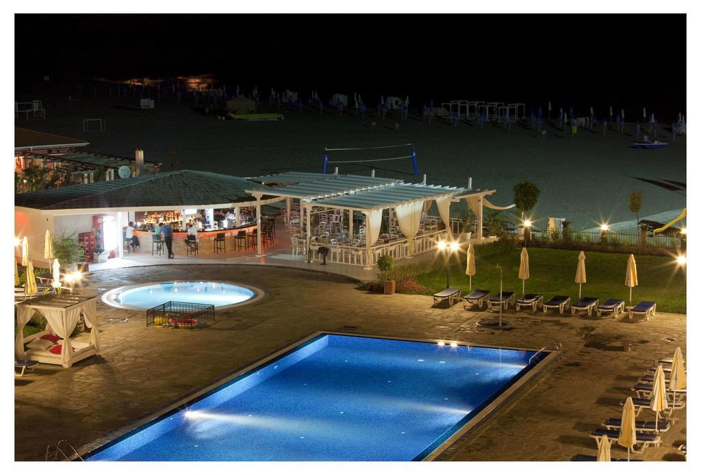 Aparthotel Regina Mare ツァレヴォ エクステリア 写真
