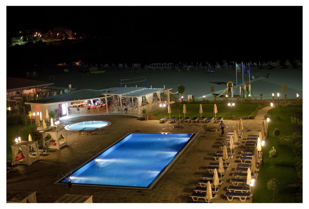 Aparthotel Regina Mare ツァレヴォ エクステリア 写真