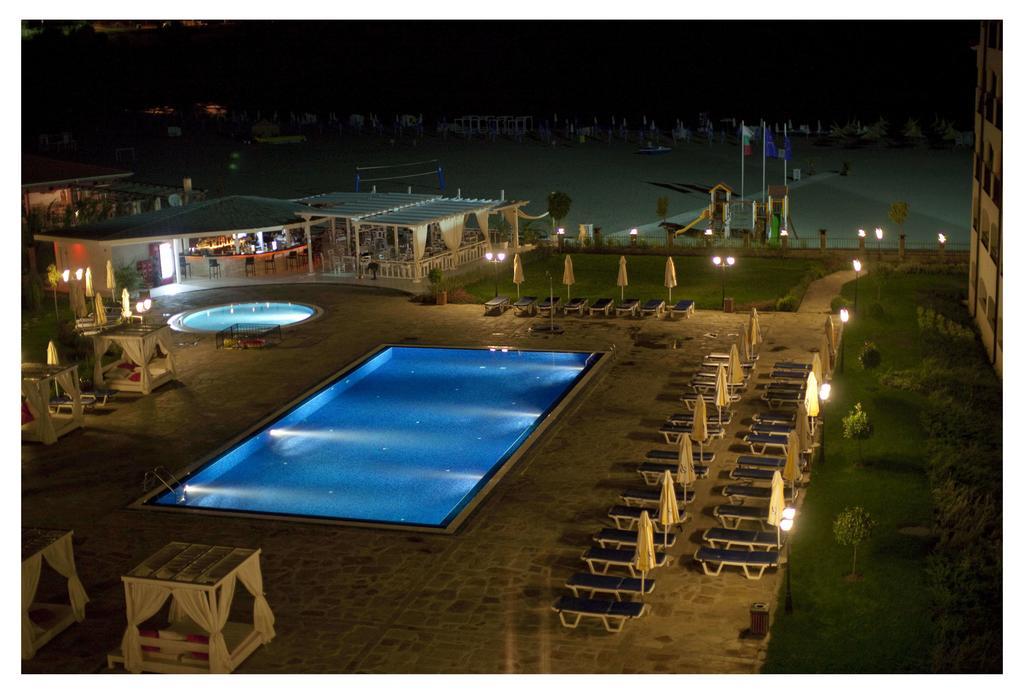 Aparthotel Regina Mare ツァレヴォ エクステリア 写真