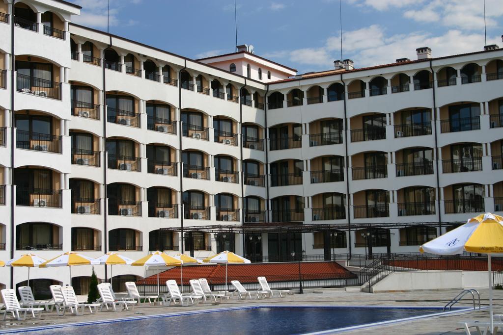 Aparthotel Regina Mare ツァレヴォ エクステリア 写真