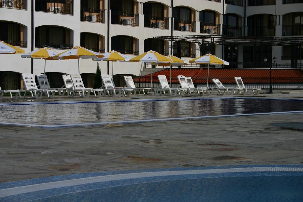 Aparthotel Regina Mare ツァレヴォ エクステリア 写真