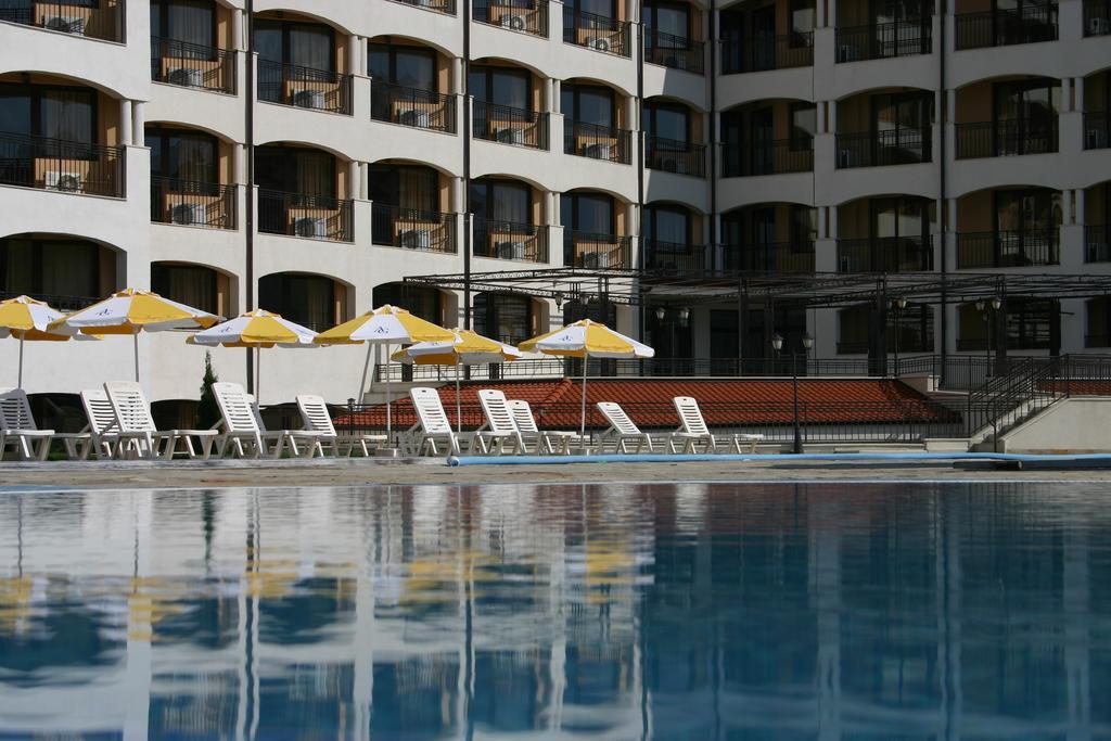 Aparthotel Regina Mare ツァレヴォ エクステリア 写真