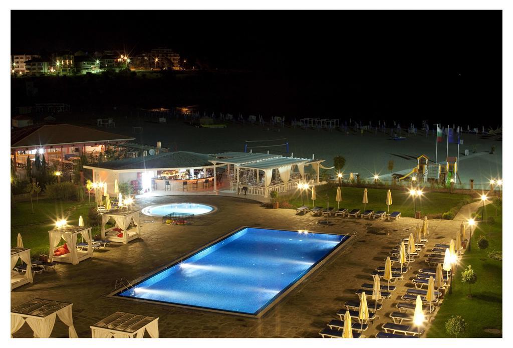 Aparthotel Regina Mare ツァレヴォ エクステリア 写真